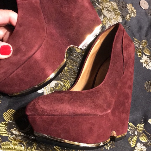 L.A.M.B Burgundy Suede Pumps - Picture 7 of 12